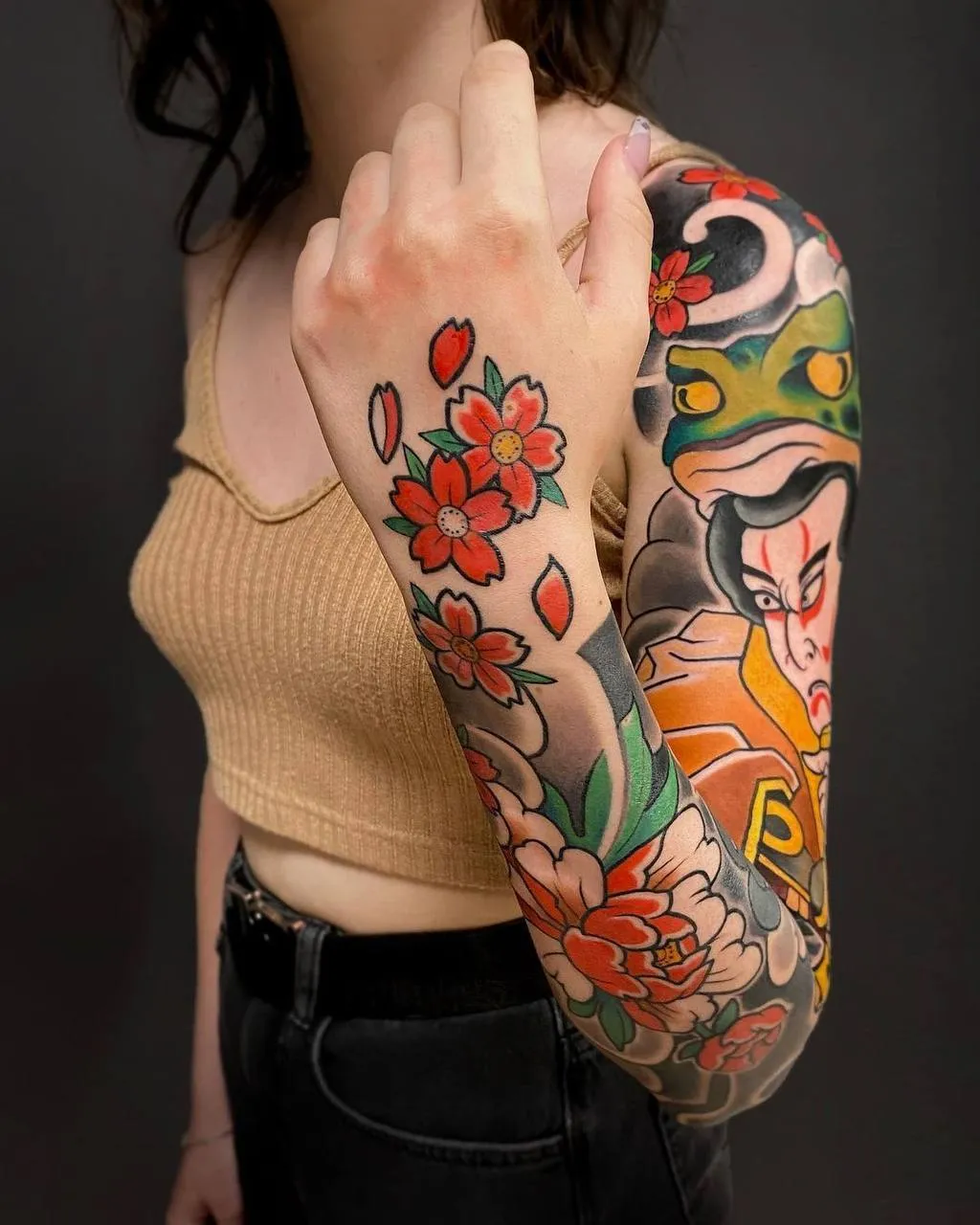 Рукав с сакурой и демоном они от тату-мастера Славы Армеева